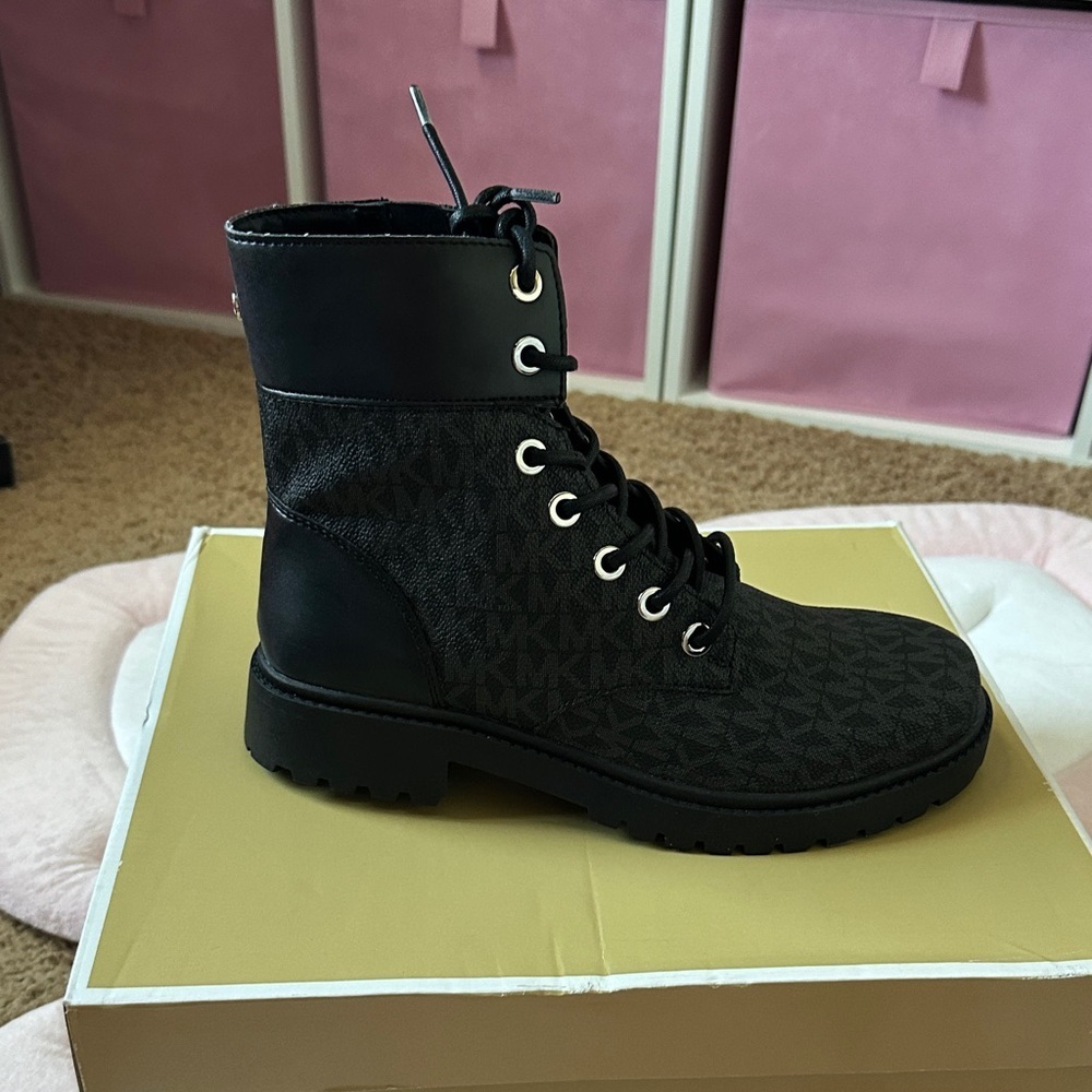 Michael Kors Signature Semi Lux Black Alistair Bootie